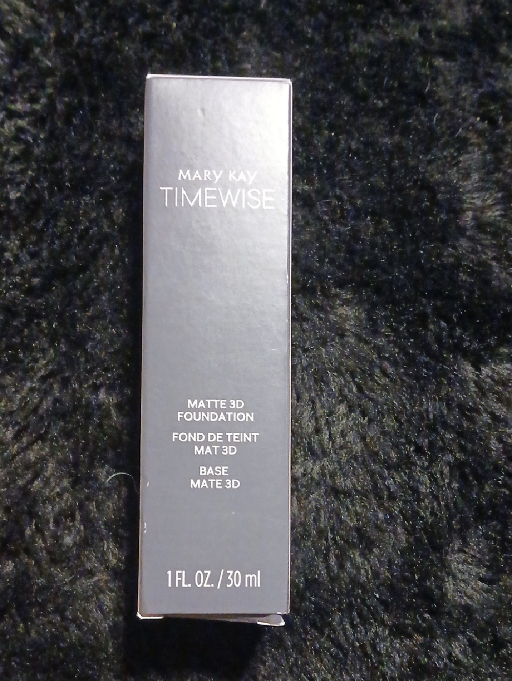 Mary Kay TimeWise Matte 3D Foundation - Gray Packaging